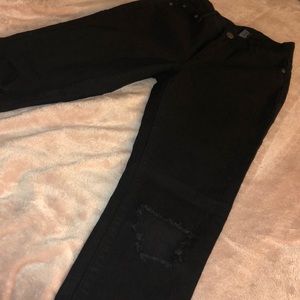FASHION NOVA high waisted blck jeans w/ knee holes
